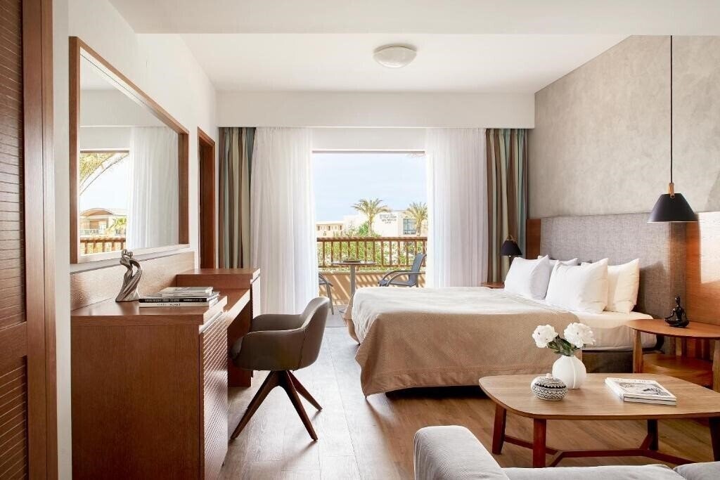 Отель Minoa Palace Resort & SPA 5*