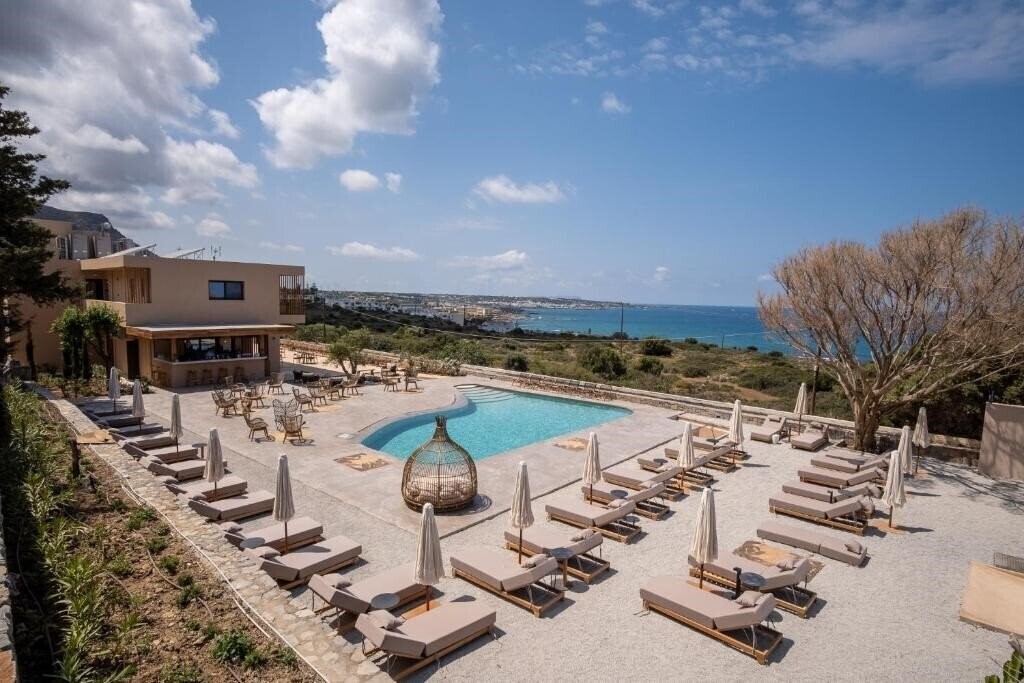 Готель The Nest Resort 4*