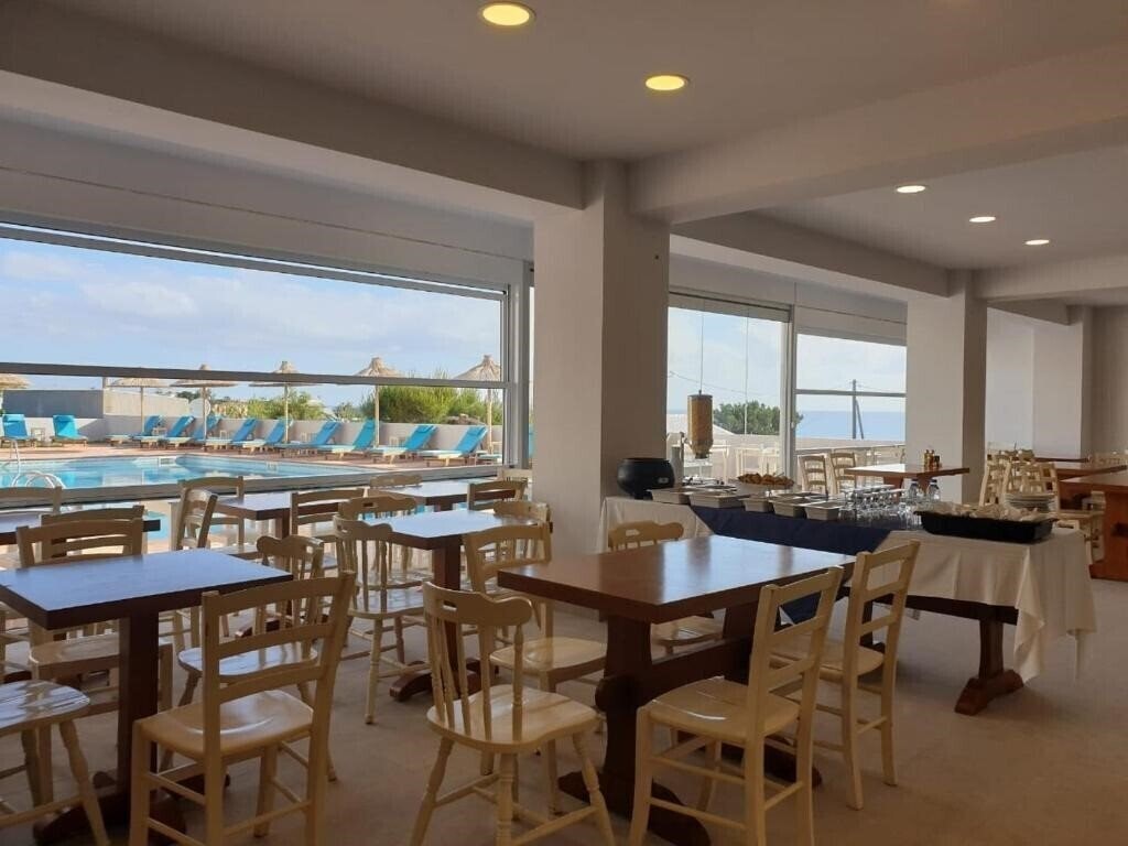 Картинка Saradari Beach Hotel 4*