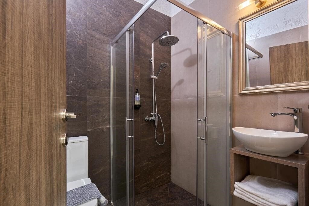 Фотография Charm Hotel 2*