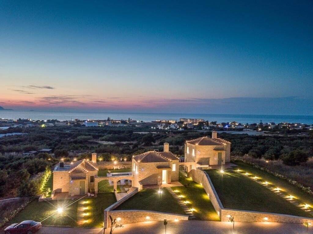 Отель Caldera Theros Villas 5*
