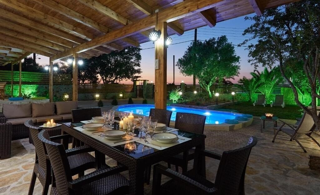 Отель Feronia Villas 4*