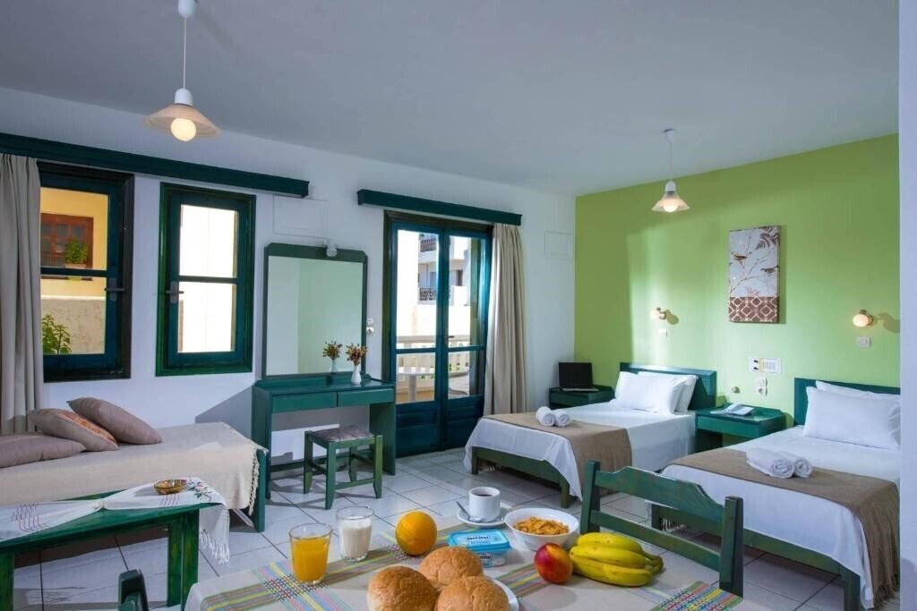 Отель Golden Sun Hotel 3*