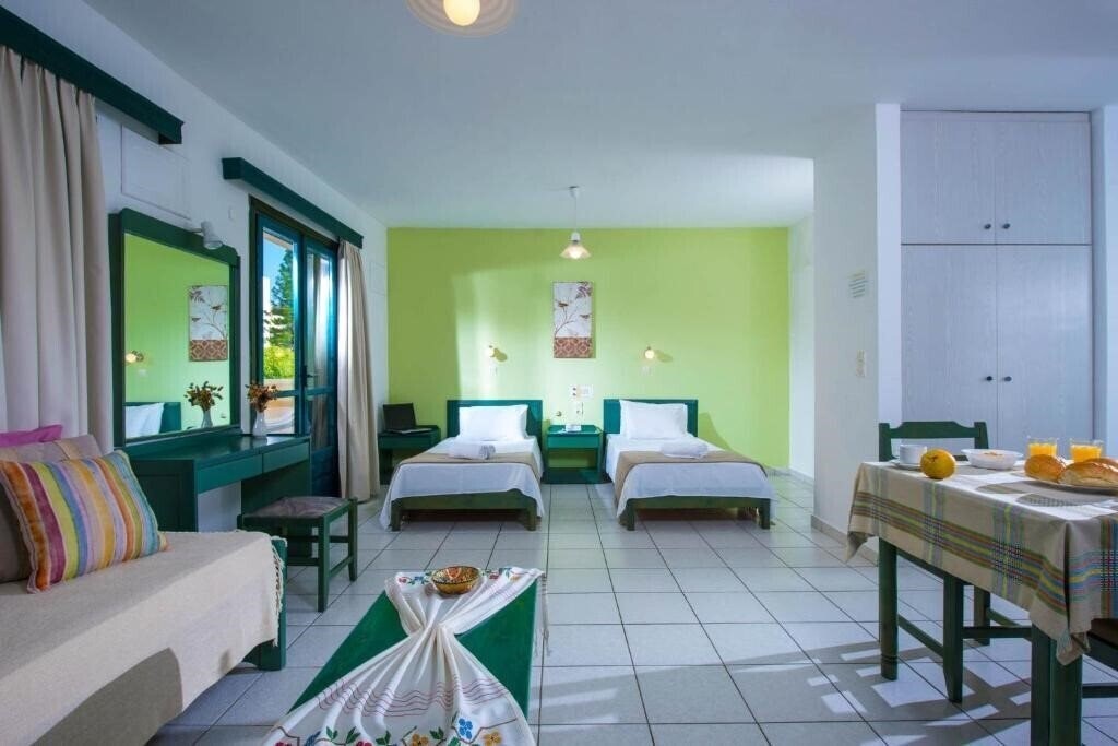 Фото Golden Sun Hotel 3*