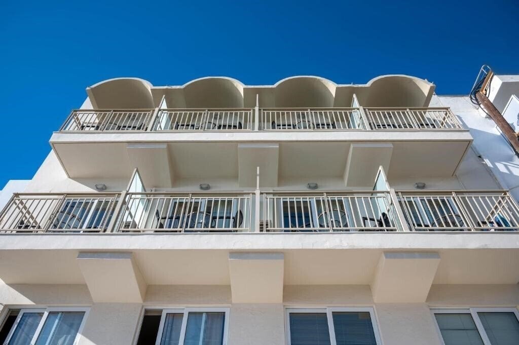 Готель Kitro Beach Hotel 2*