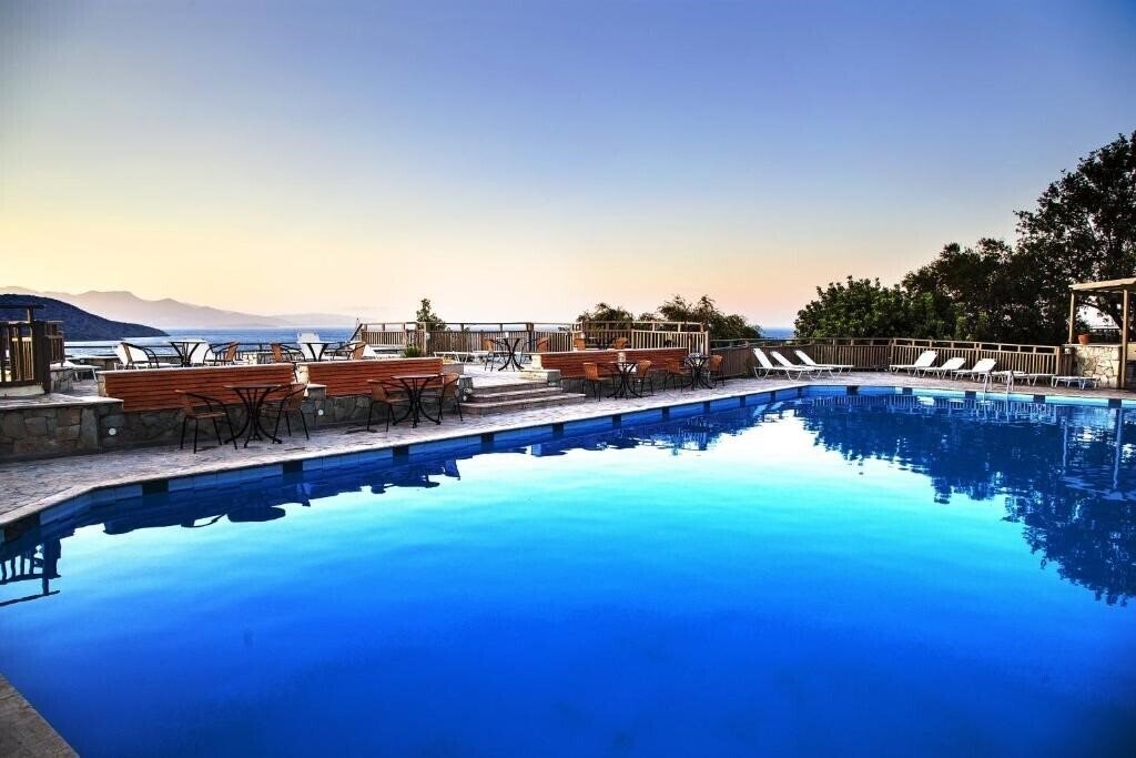 Отель Elpida Village 4*