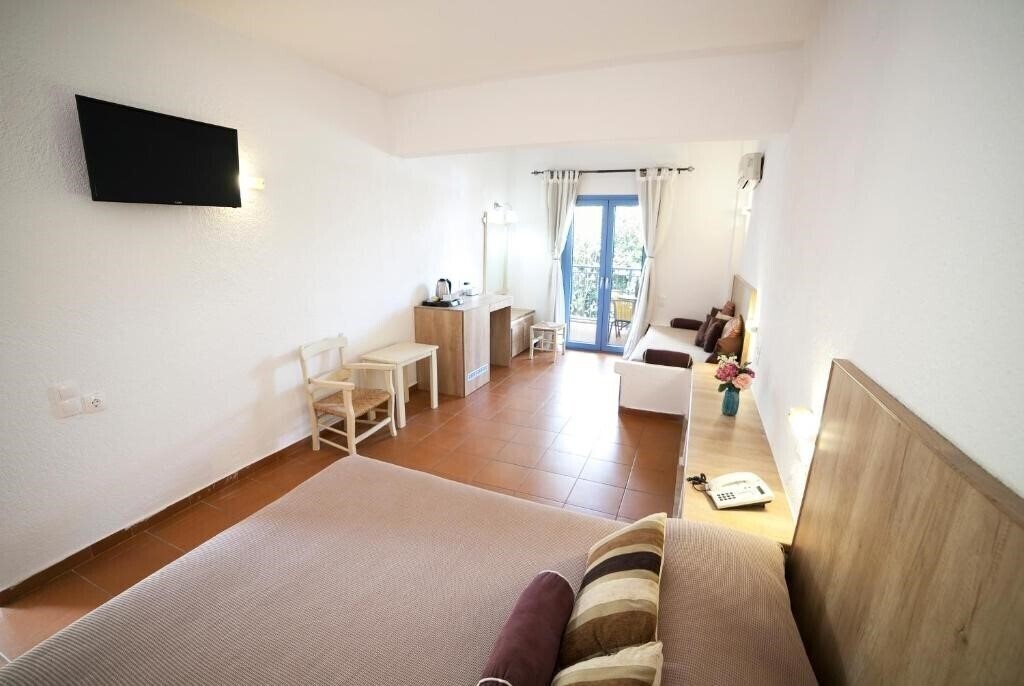 Картинка Elpida Hotel & Apartments 3*