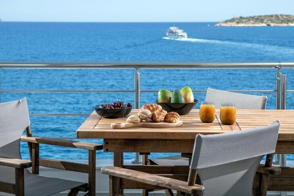 Готель La Vista Apt Steps To The Beach 4*