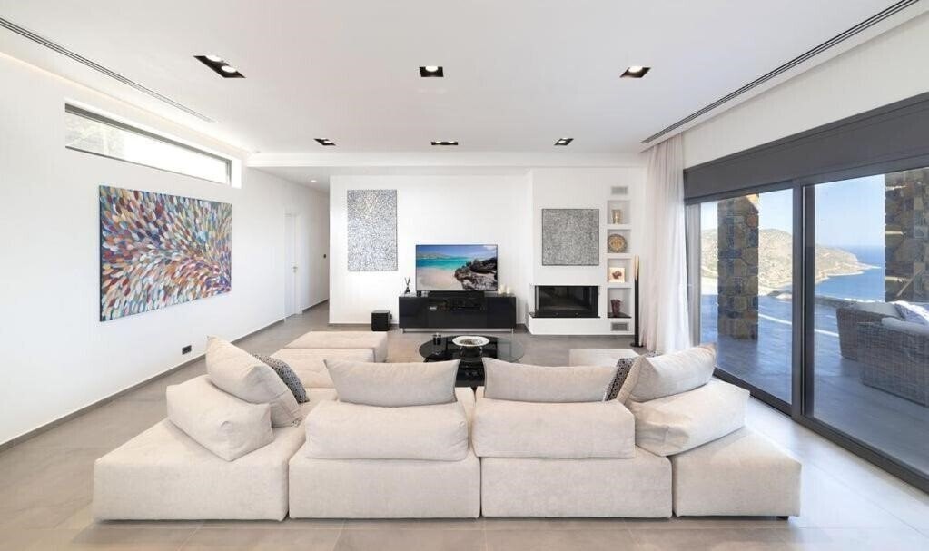 Отель Villa Kalydon 4*