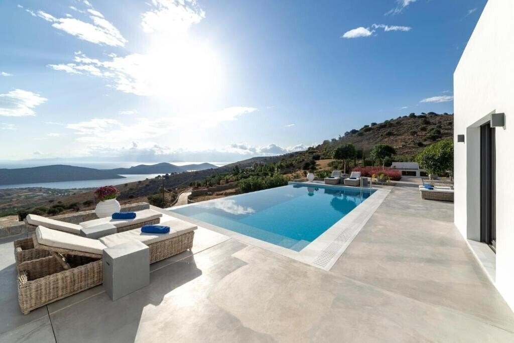 Фото Villa Kalydon 4*