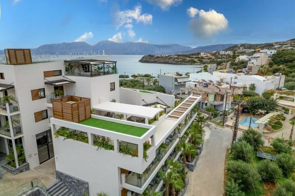 Изображение Beach Walk Luxury Suites 4*