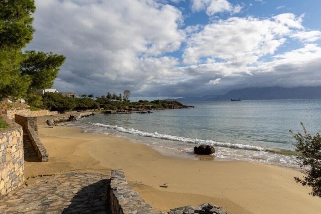 Картинка Beach Walk Luxury Suites 4*