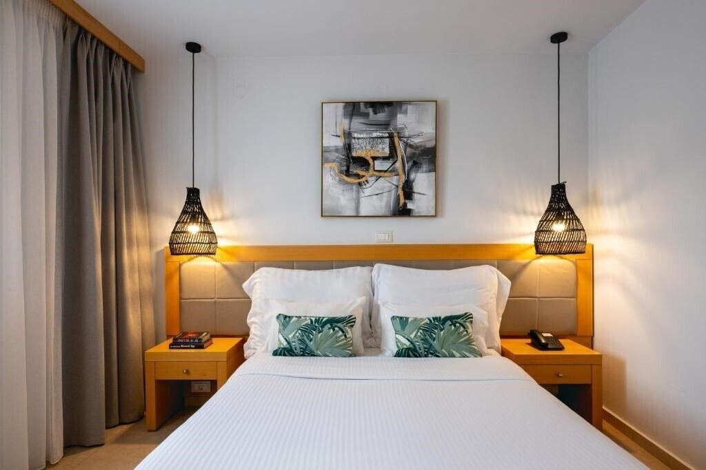 Фото Ariadne Beach 4*