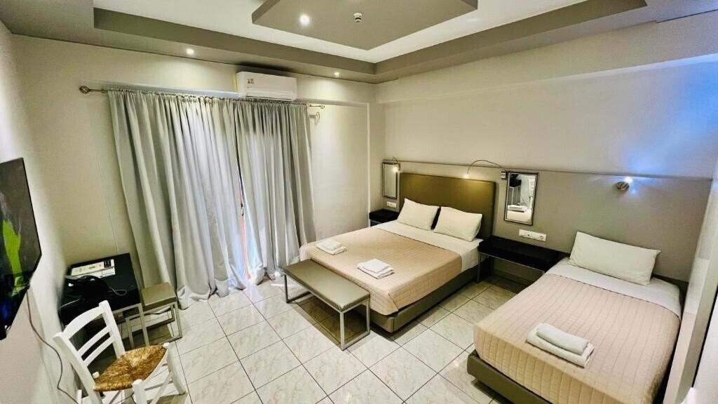 Фото Atlantis Hotel 1*