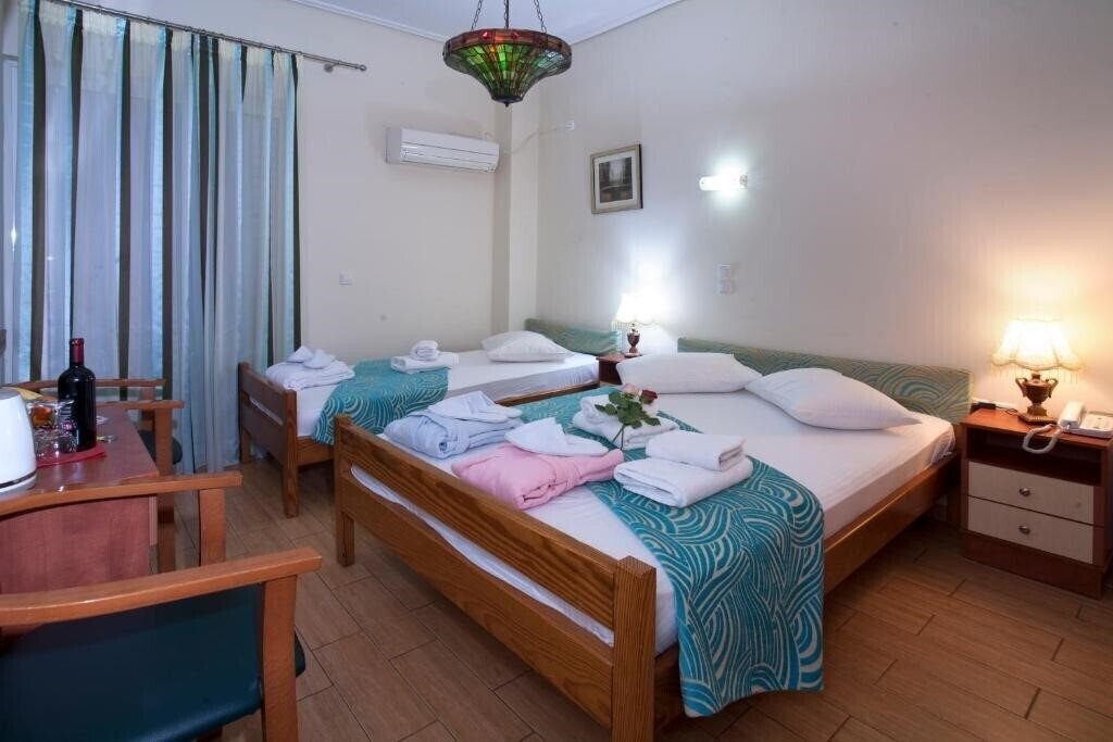 Фото Loutraki Hotel 2*
