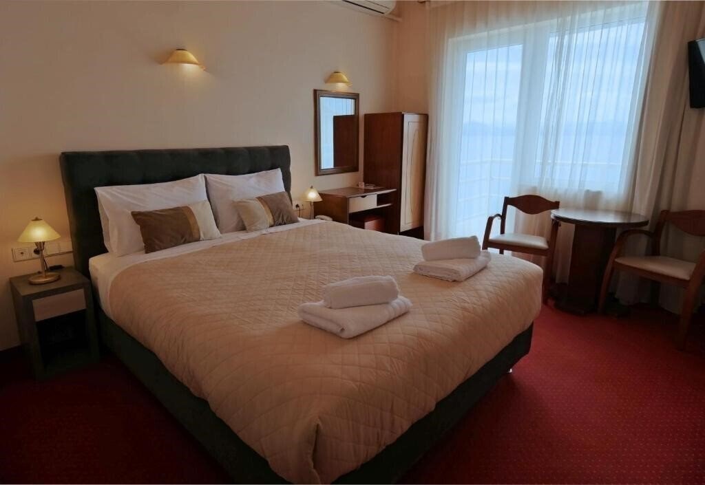 Готель Excelsior Hotel Loutraki 3*