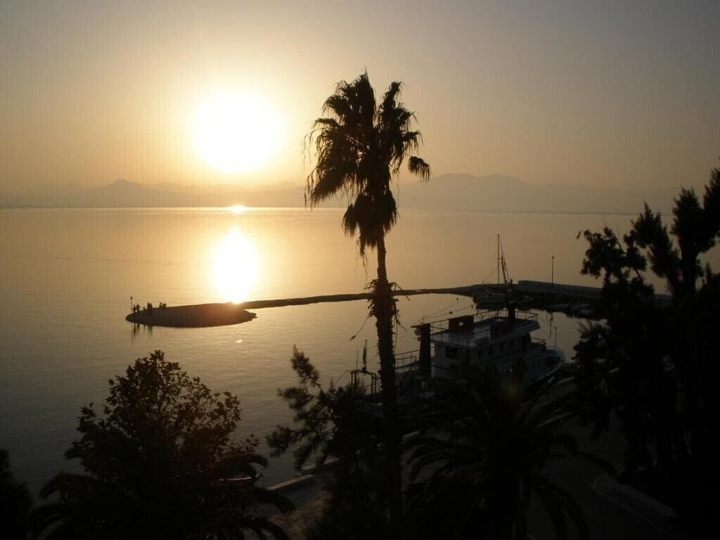 Изображение Akti Hotel Loutraki 2*