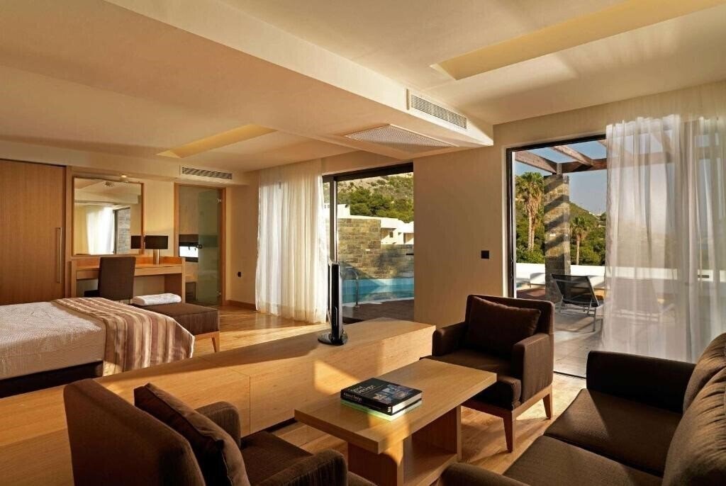 Фото Esperides Villas & Suites 4*