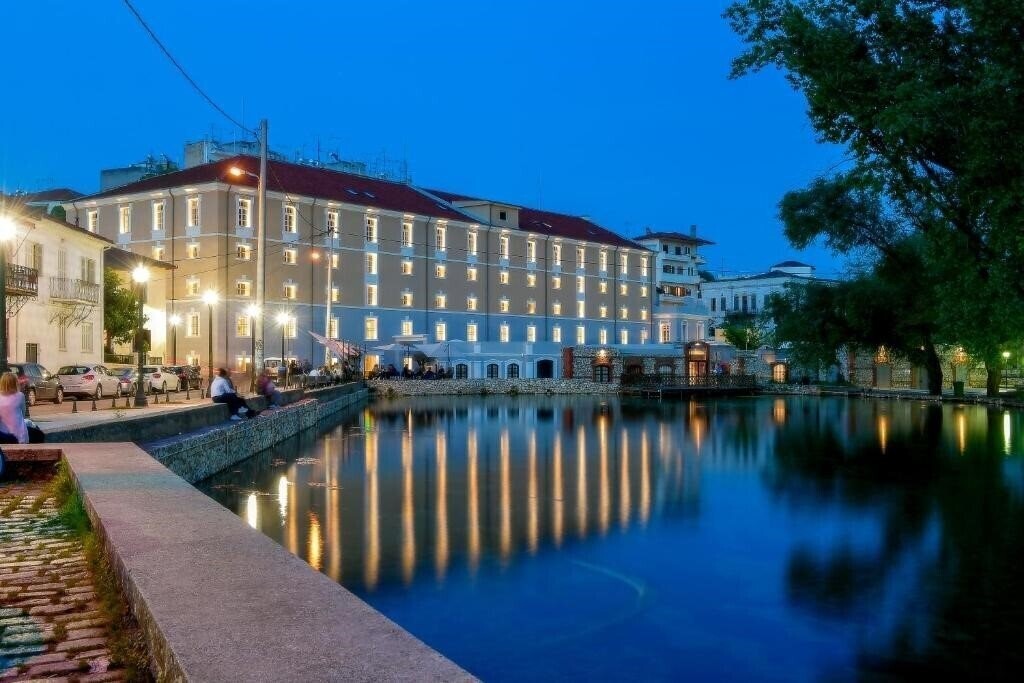 Отель Hydrama Grand Hotel 5*