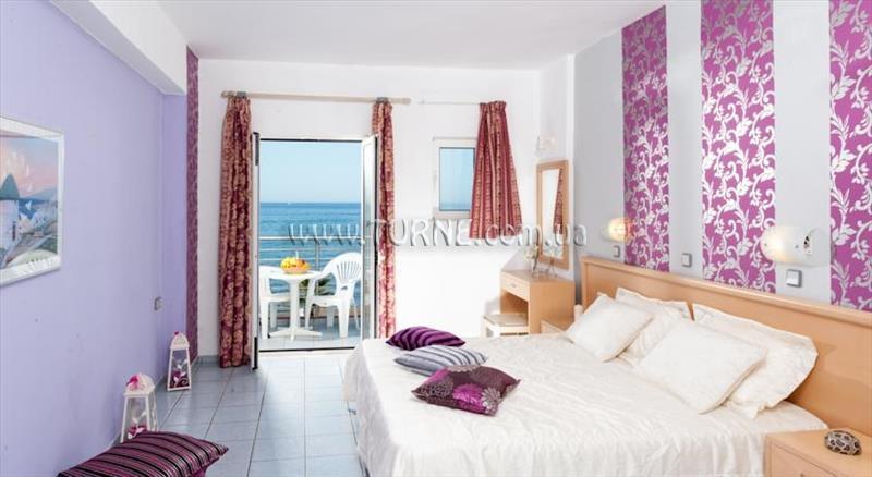 Фото La Playa Apts 3*