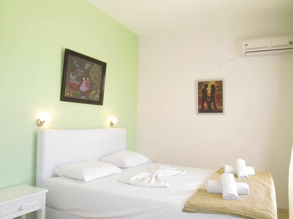 Готель Irini Studios 2*