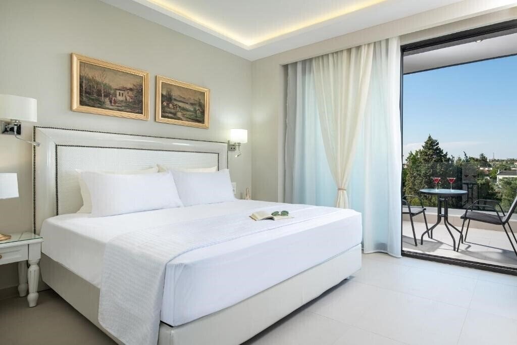 Фото Light Blue Luxury Apartments 3*