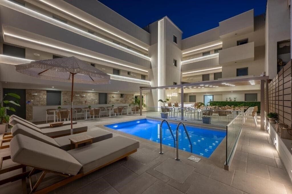 Изображение Sandy Seaside Suites 4*