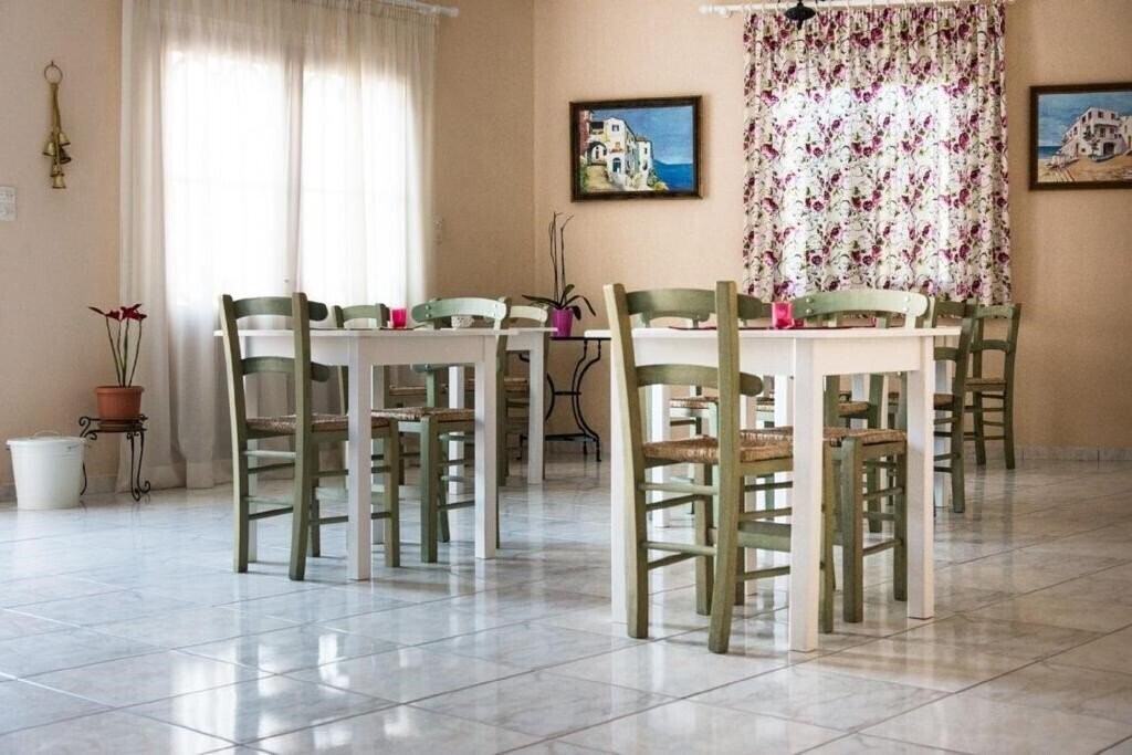 Картинка Aegina Hotel 2*