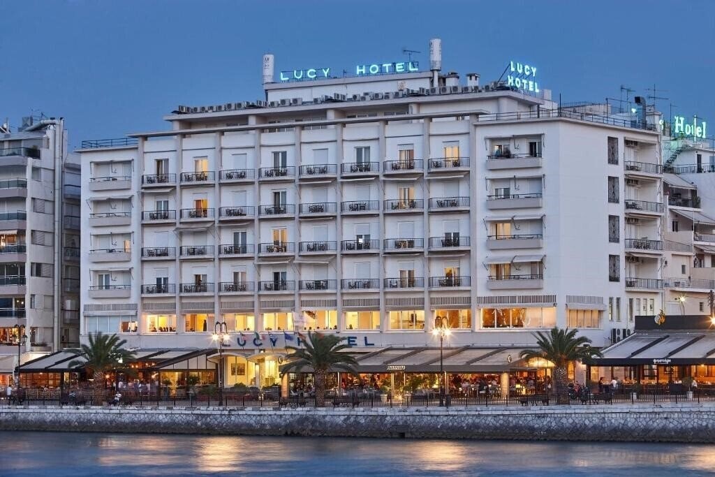 Отель Lucy Hotel 4*