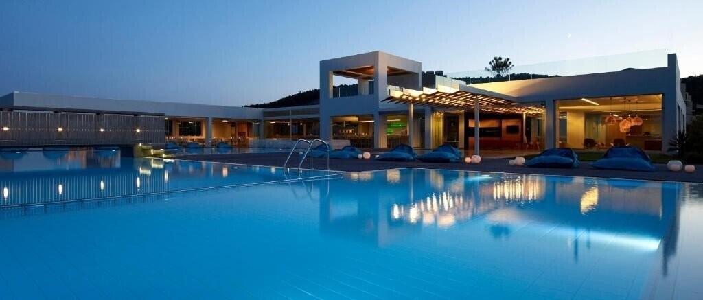 Отель Thalatta Seaside 4*