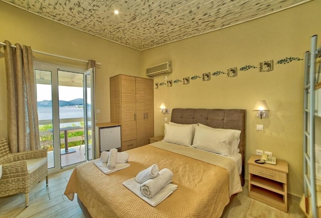 Фото Venus Beach Hotel 3*