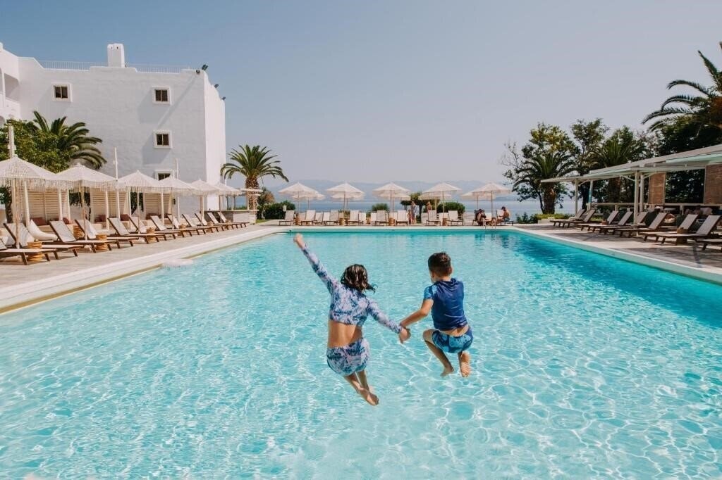 Фотографія Brown Beach Chalkida, a Member of Brown Hotels 4*