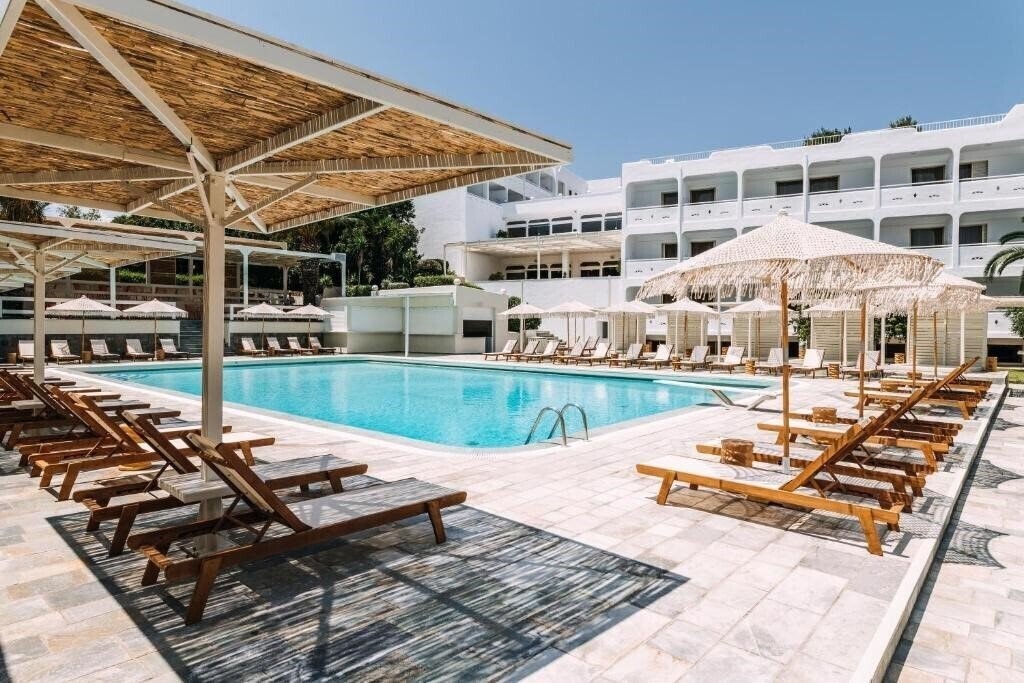 Фото Brown Beach Chalkida, a Member of Brown Hotels 4*