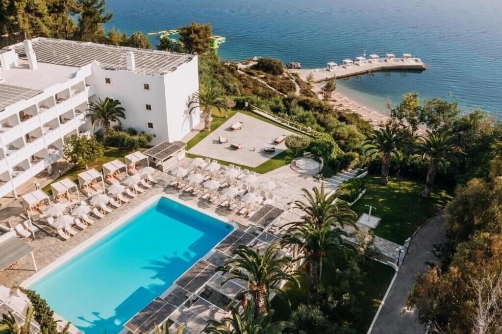 Готель Brown Beach Chalkida, a Member of Brown Hotels 4*