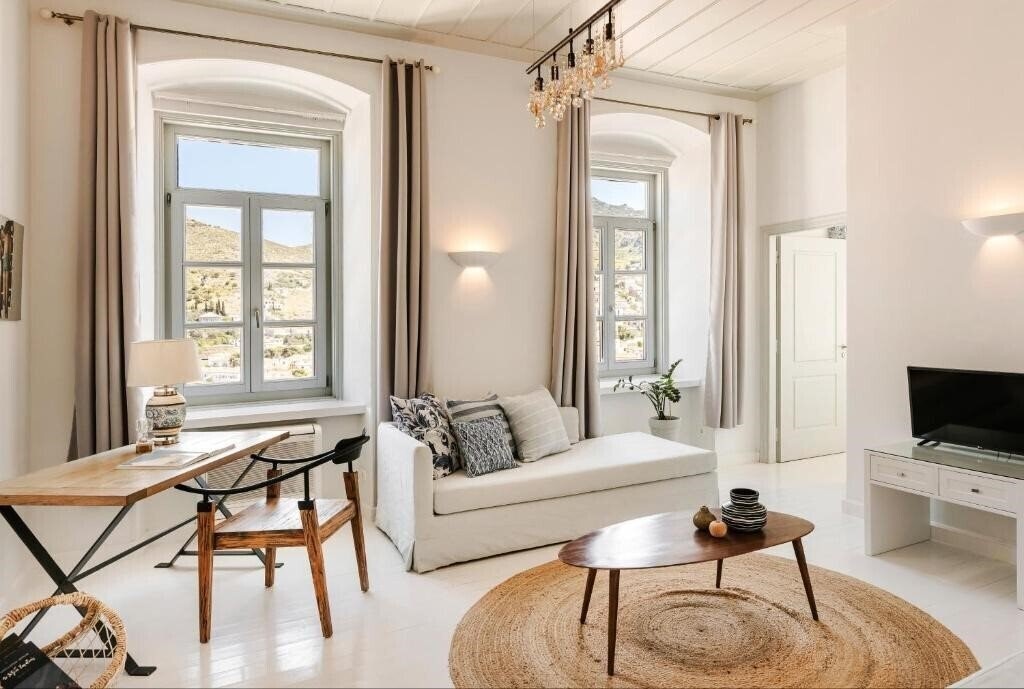 Фото Hydra Hotel 4*