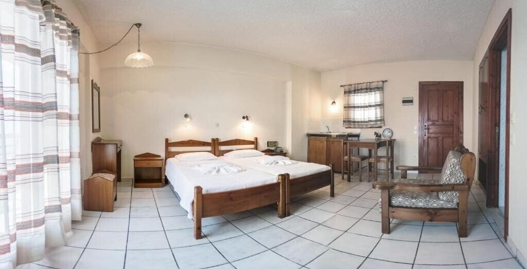 Фото Yiannis Hotel 1*