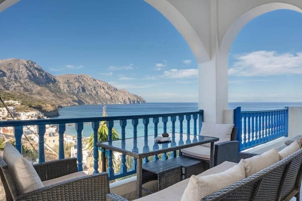 Готель Glaros Hotel 2*
