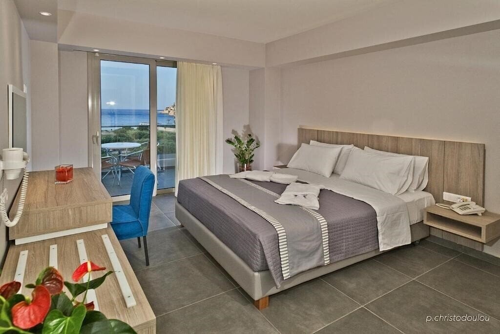 Фото Parasol Luxury Hotel & Suites 4*