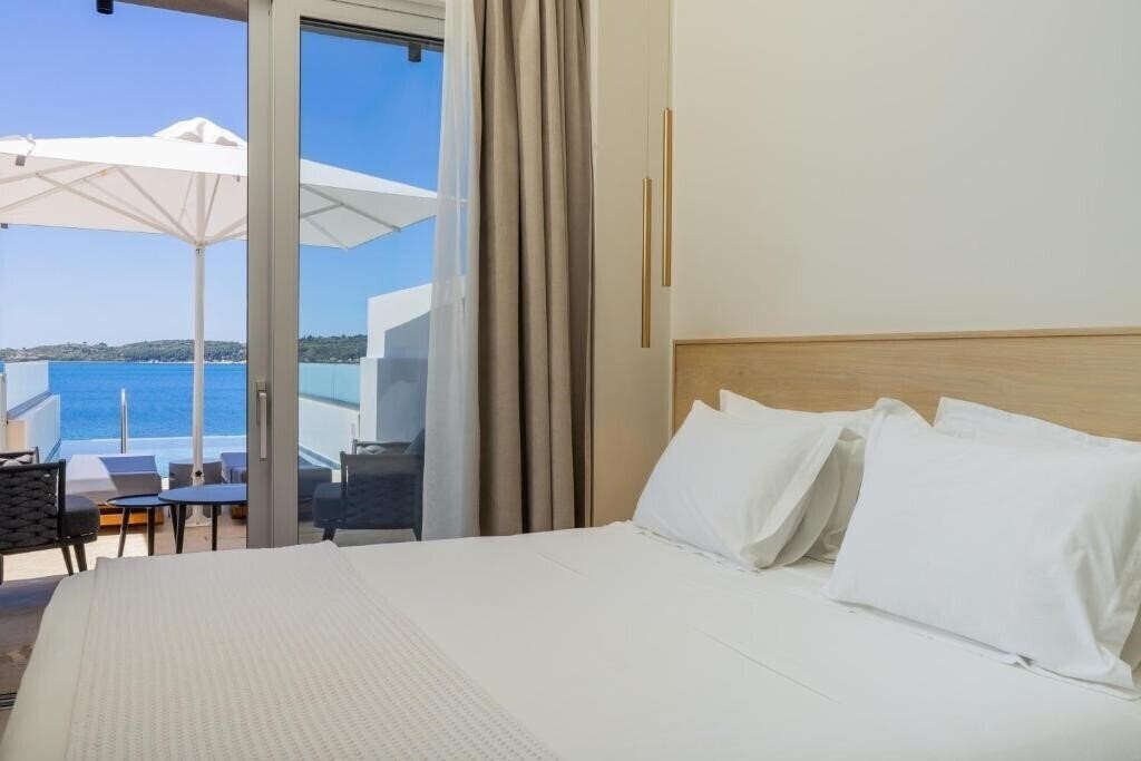 Фото Limanaki Hotel 3*