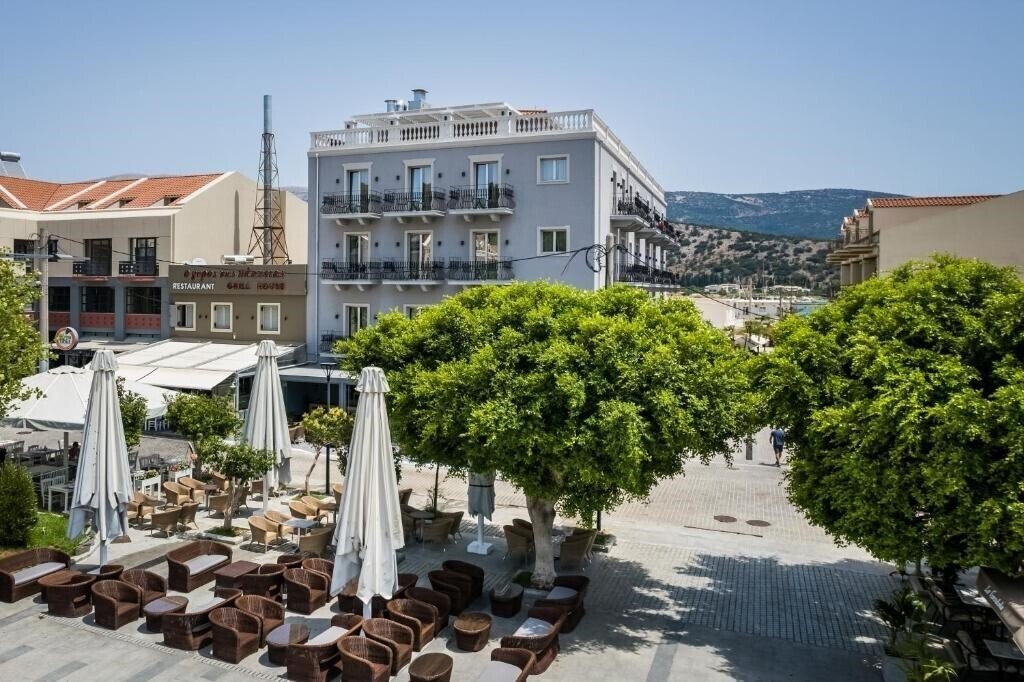 Готель Aenos Hotel 4*