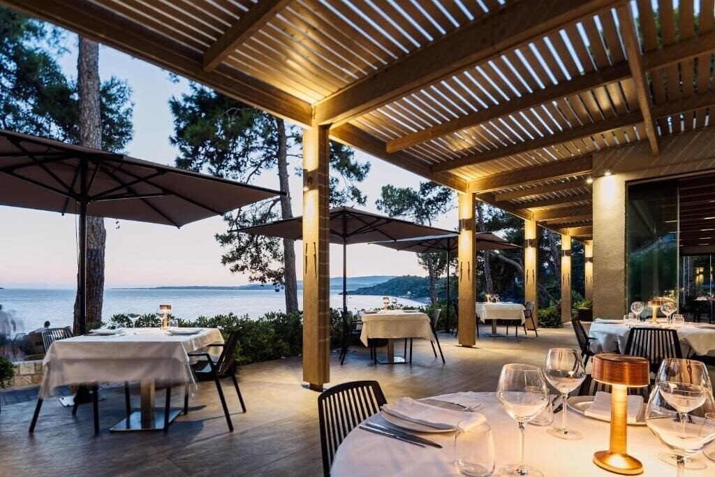 Картинка White Rocks 4*