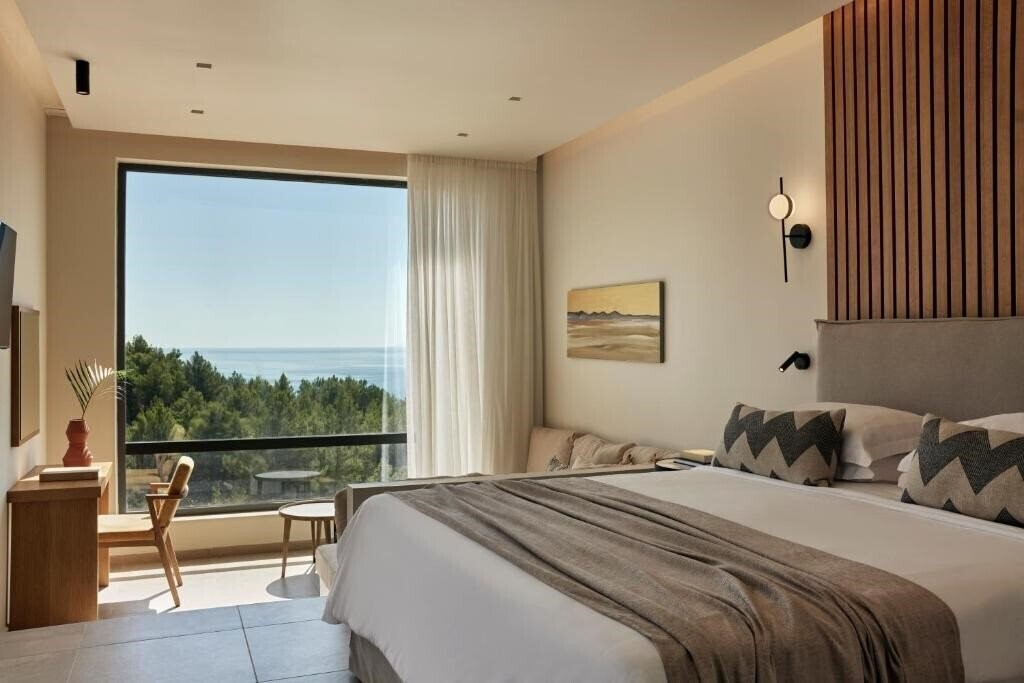 Отель Celestial All Suites 4*