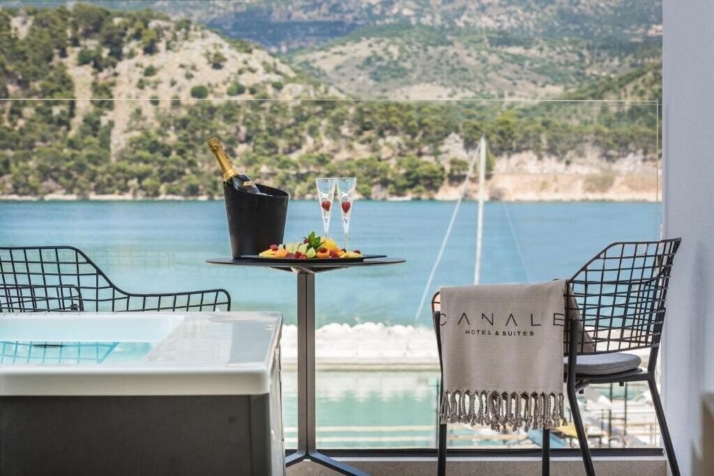 Отель Canale Hotel & Suites 4*