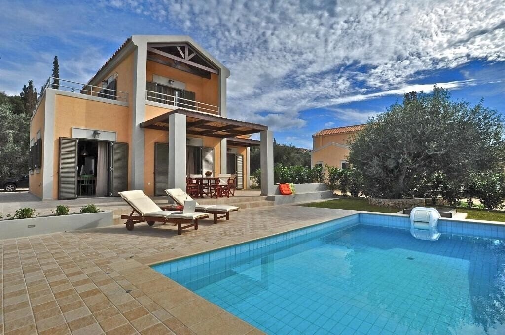 Фото Elaia Villas 4*