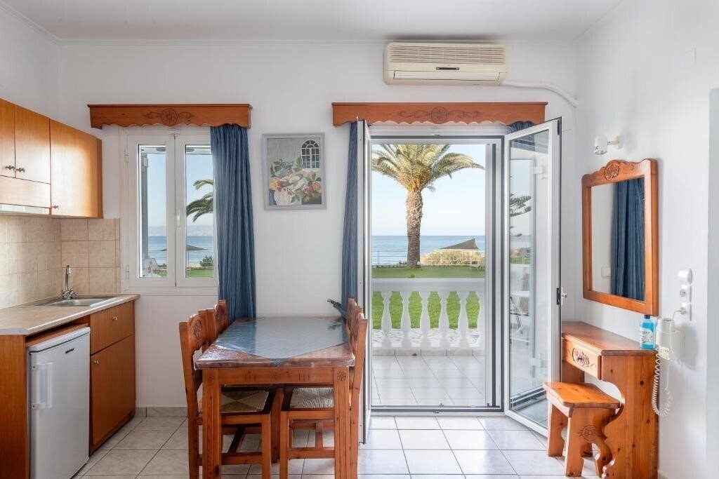 Картинка Marina Bay Hotel (Skala) 3*