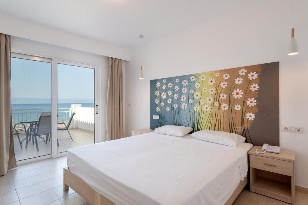 Фотографія Marina Bay Hotel (Skala) 3*