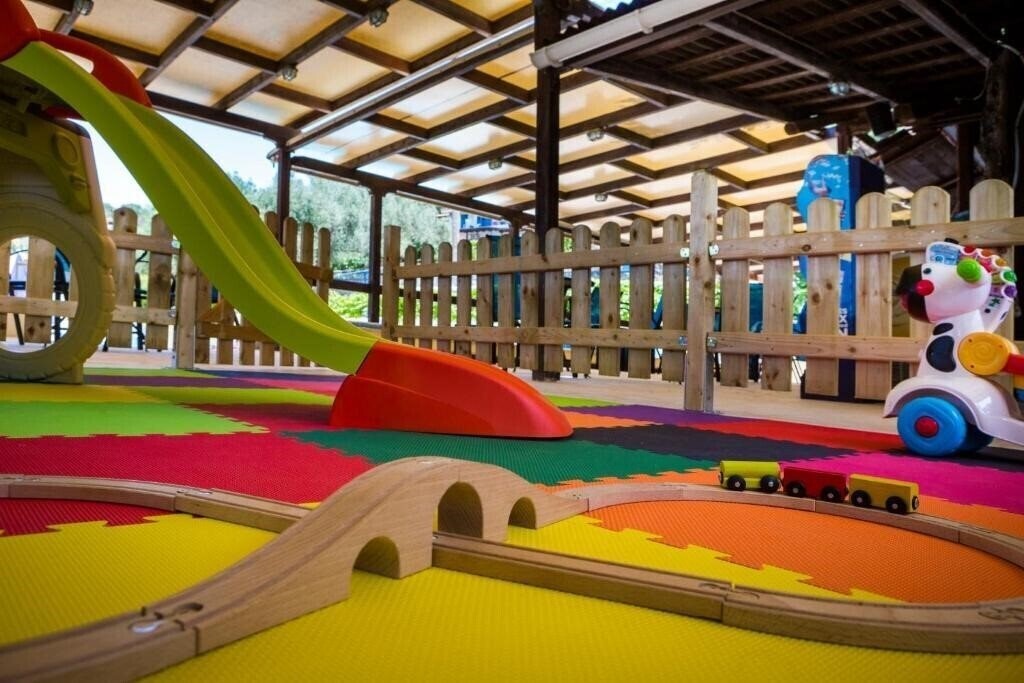 Фотографія Metaxatos Apartments 3*