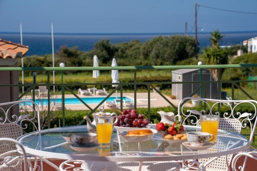 Отель Monambeles Villas 4*
