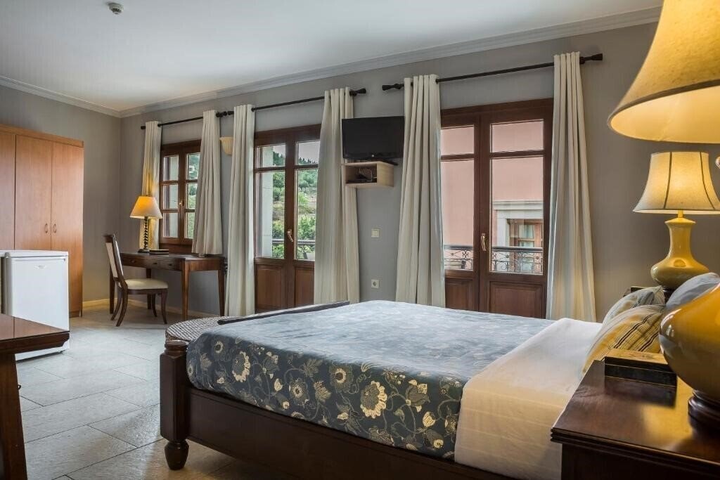 Фото Balhambra Suites 3*