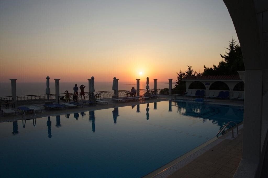 Готель Mouikis Sun Village 3*